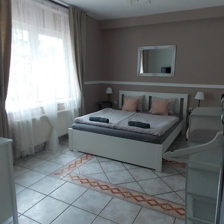Eden Villa Apartmanhaz بالاتونفوريد المظهر الخارجي الصورة