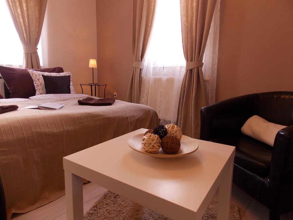 Eden Villa Apartmanhaz بالاتونفوريد الغرفة الصورة
