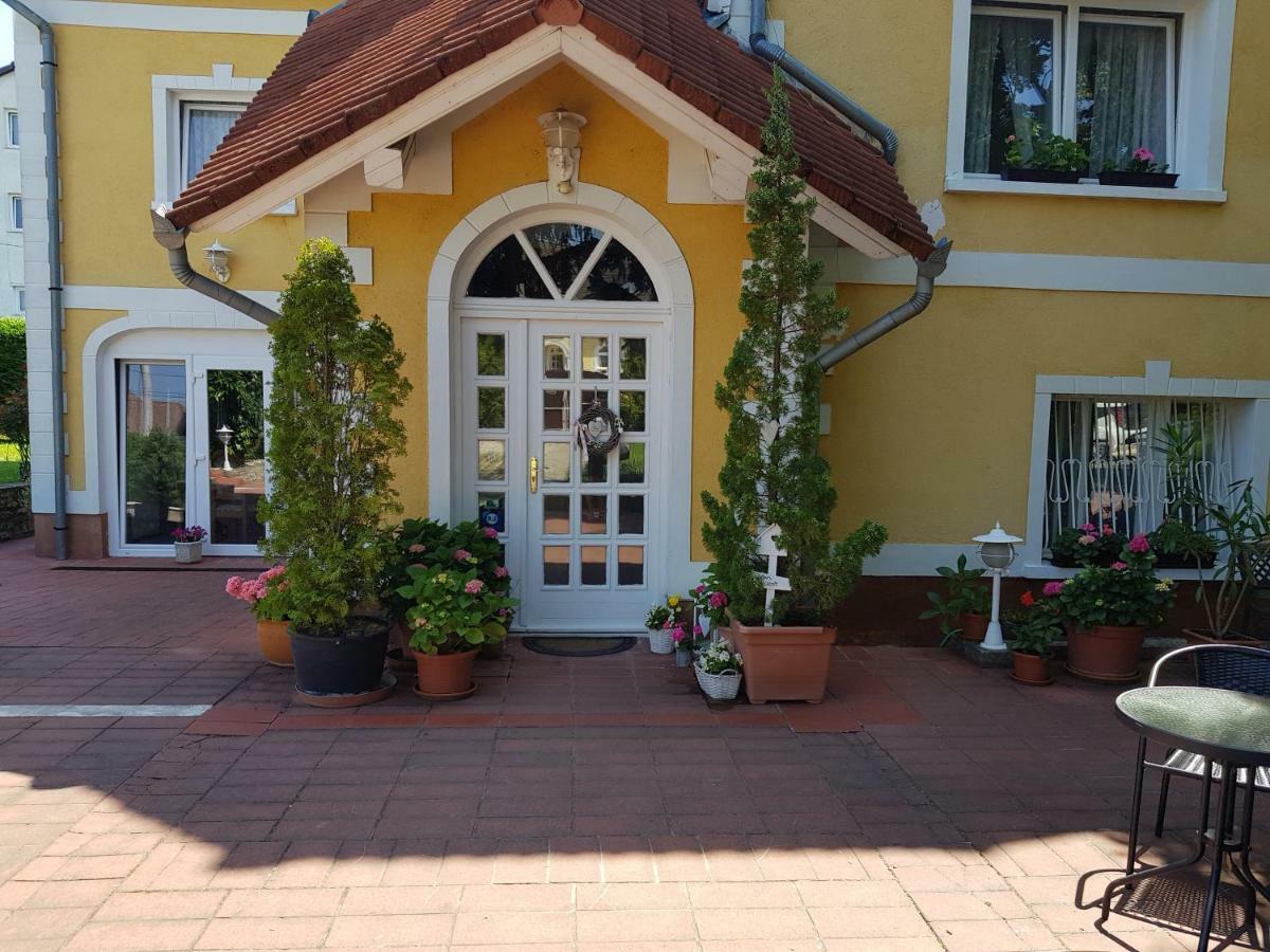Eden Villa Apartmanhaz بالاتونفوريد المظهر الخارجي الصورة